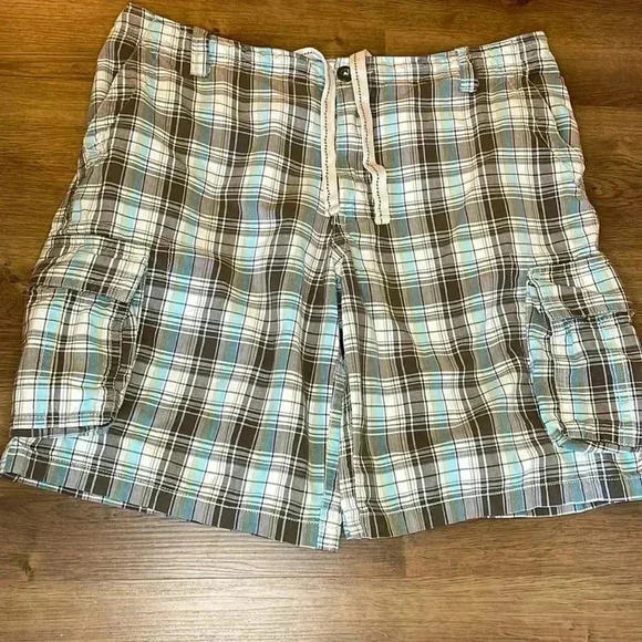 Aeropostale Authentic Cargo Men’s 40 Plaid Brown Turquoise Yellow White Shorts - Picture 1 of 8